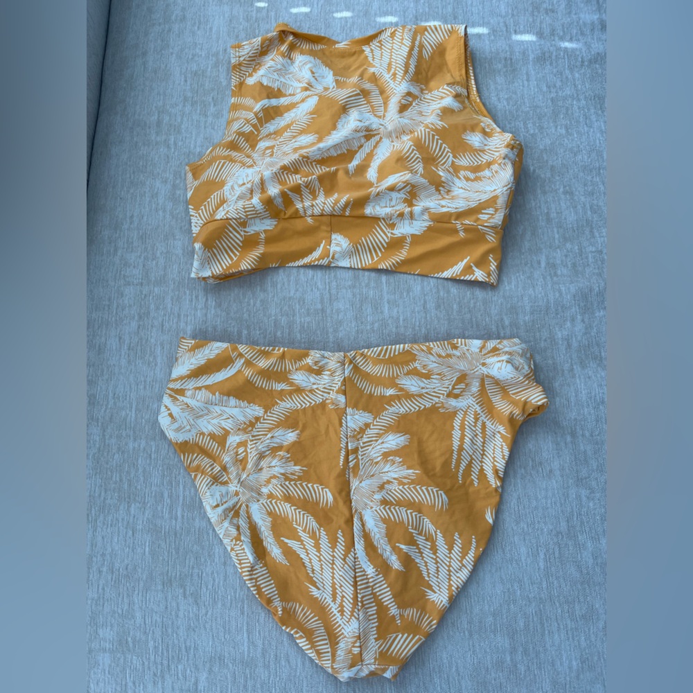 Robin Piccone bikini - Picture 4 of 5